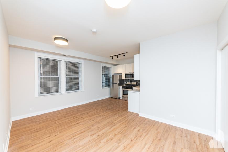 658 W Wrightwood – photo 3
