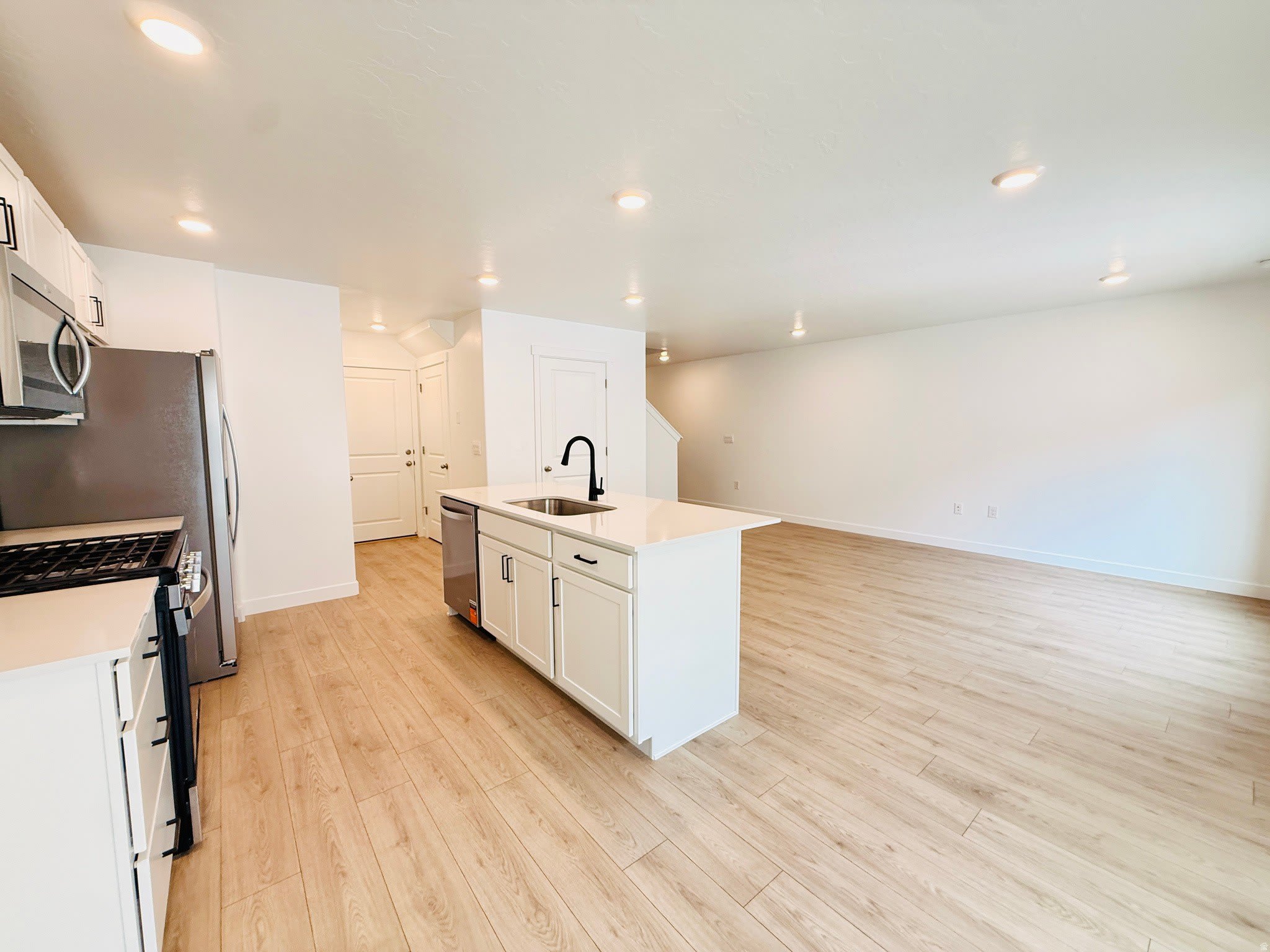 1906 E 670 N – photo 5