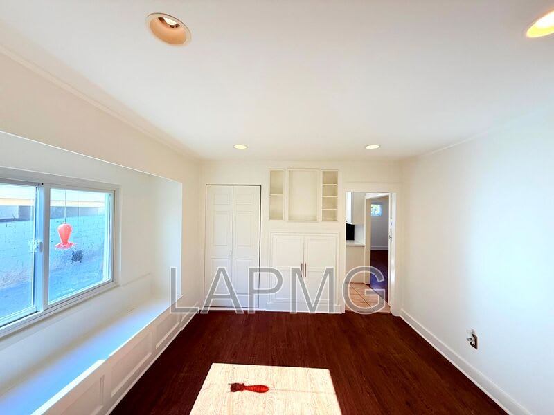 4447 Lockwood Avenue – photo 4