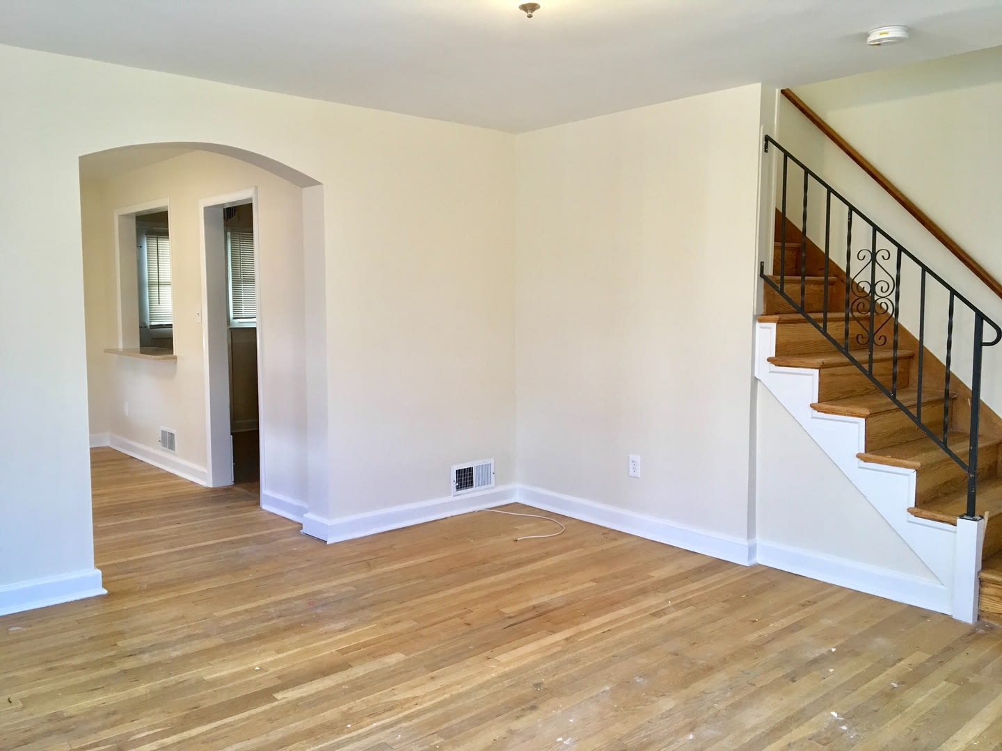 Charming 3Bd 1 5Ba Townhome In Eastwood Baltimore – photo 4