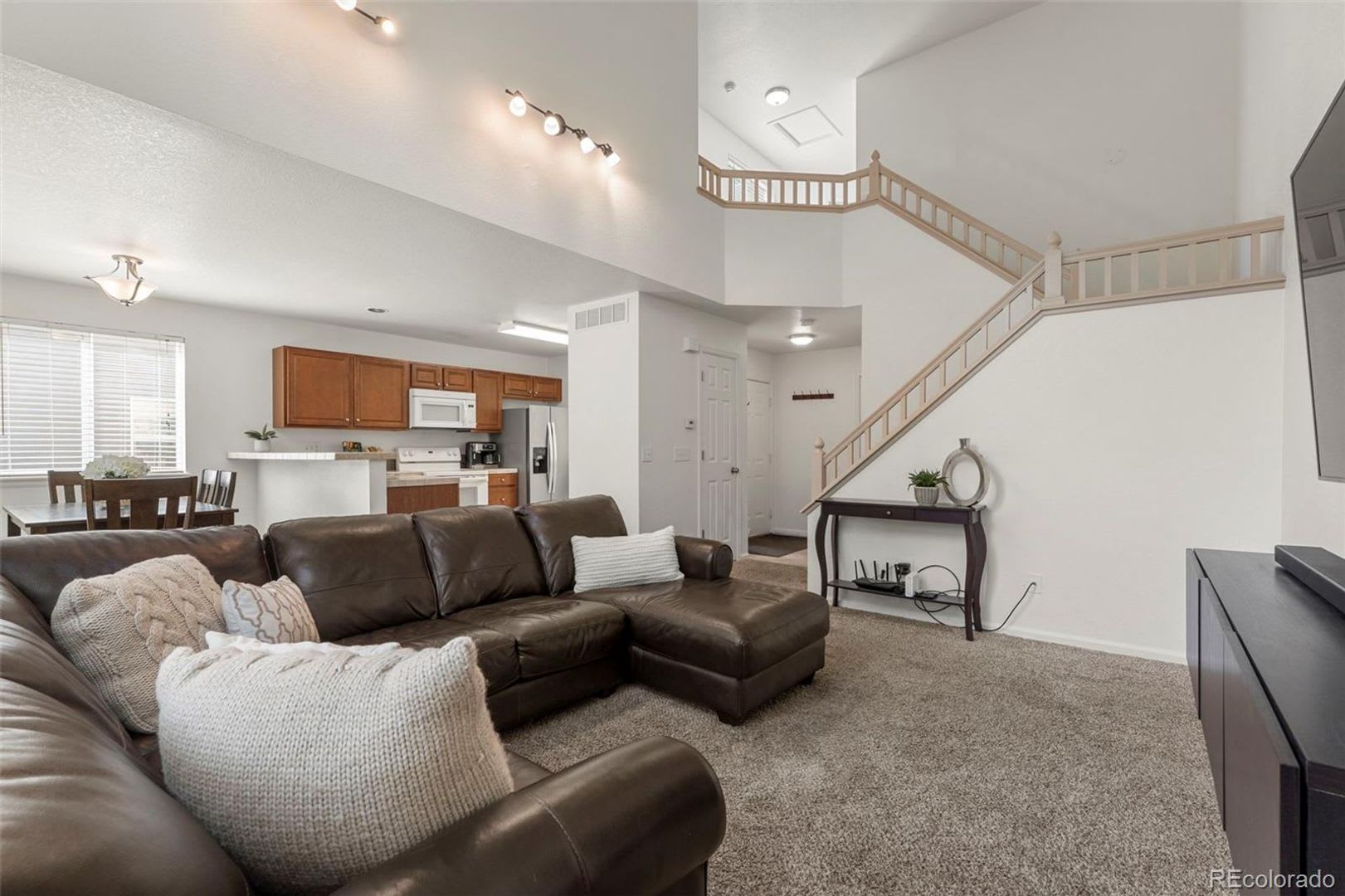 3 Bed Townhome with Large Backyard – photo 5