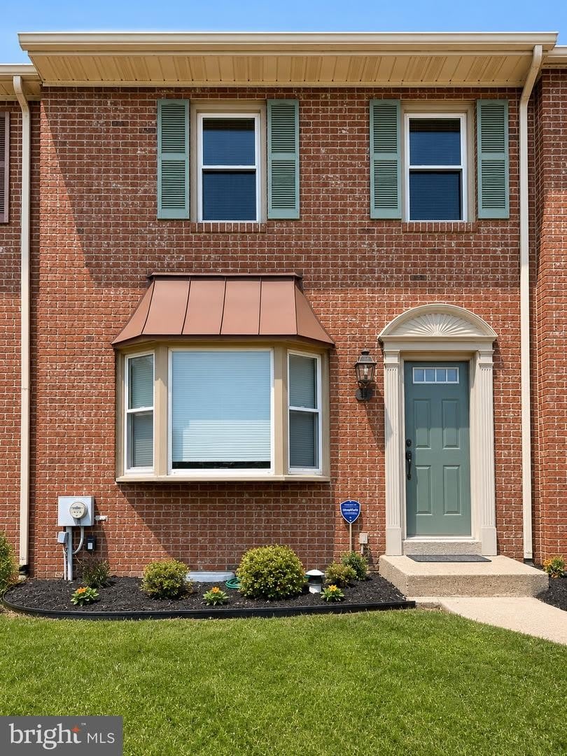 562 SUSAN DR – photo 1