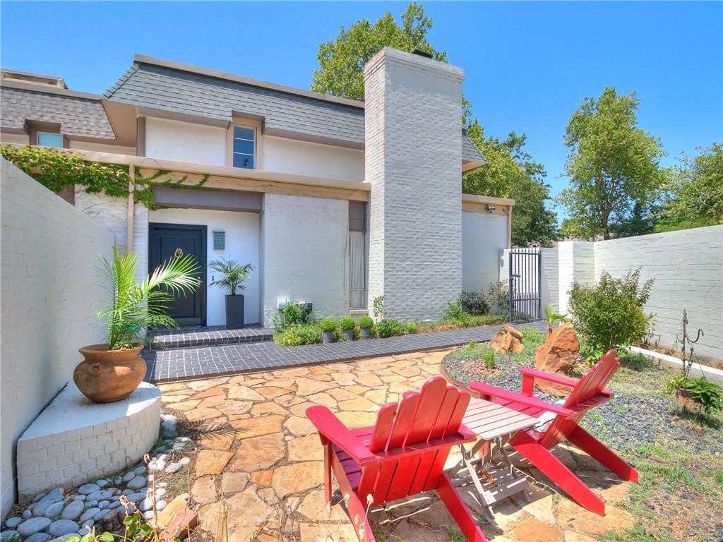 6233 Diane Drive – photo 3