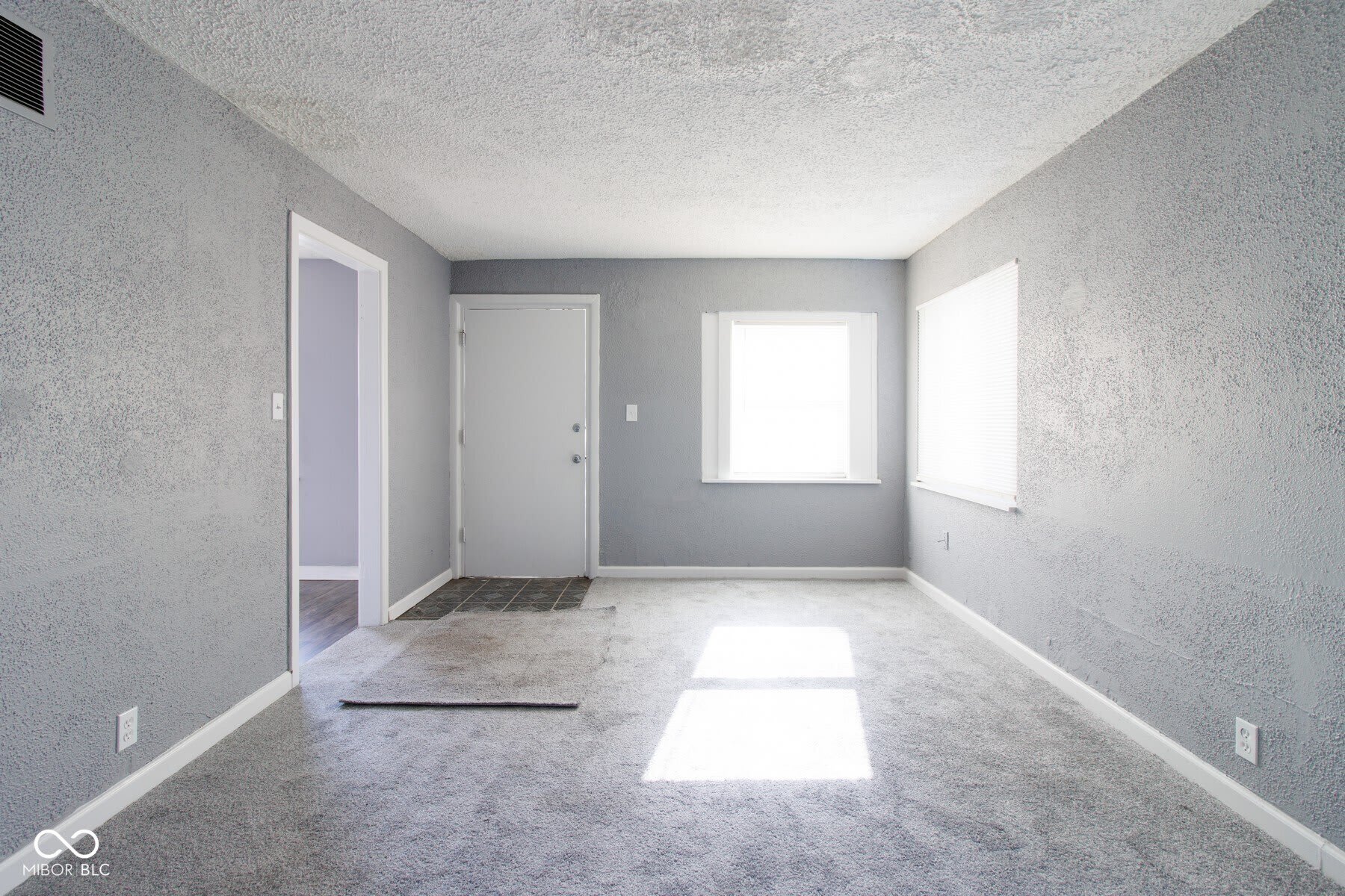3016 N Gladstone Avenue – photo 2