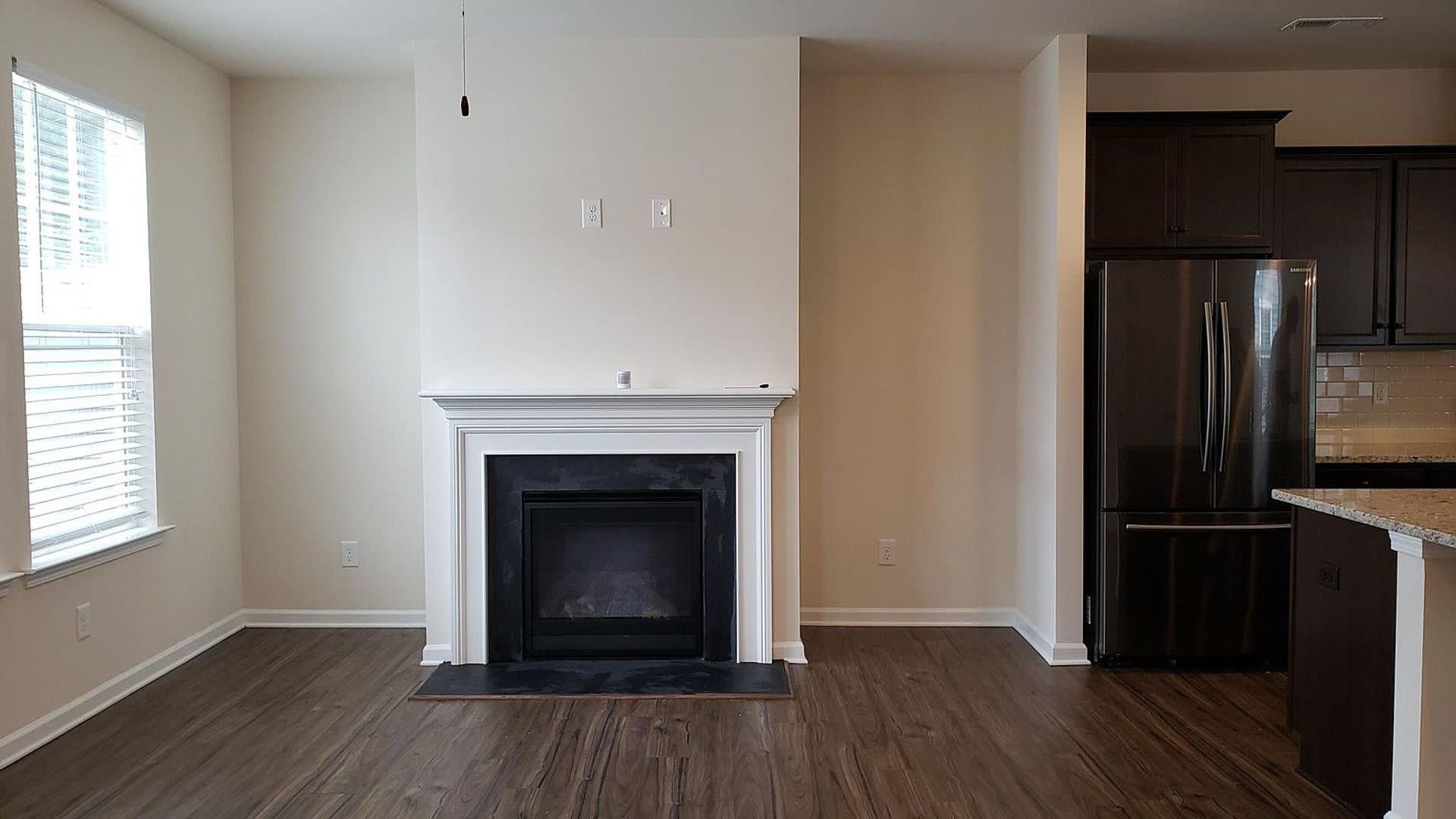 Room in 4 Bedroom Home at Sharonbrook Dr – photo 4