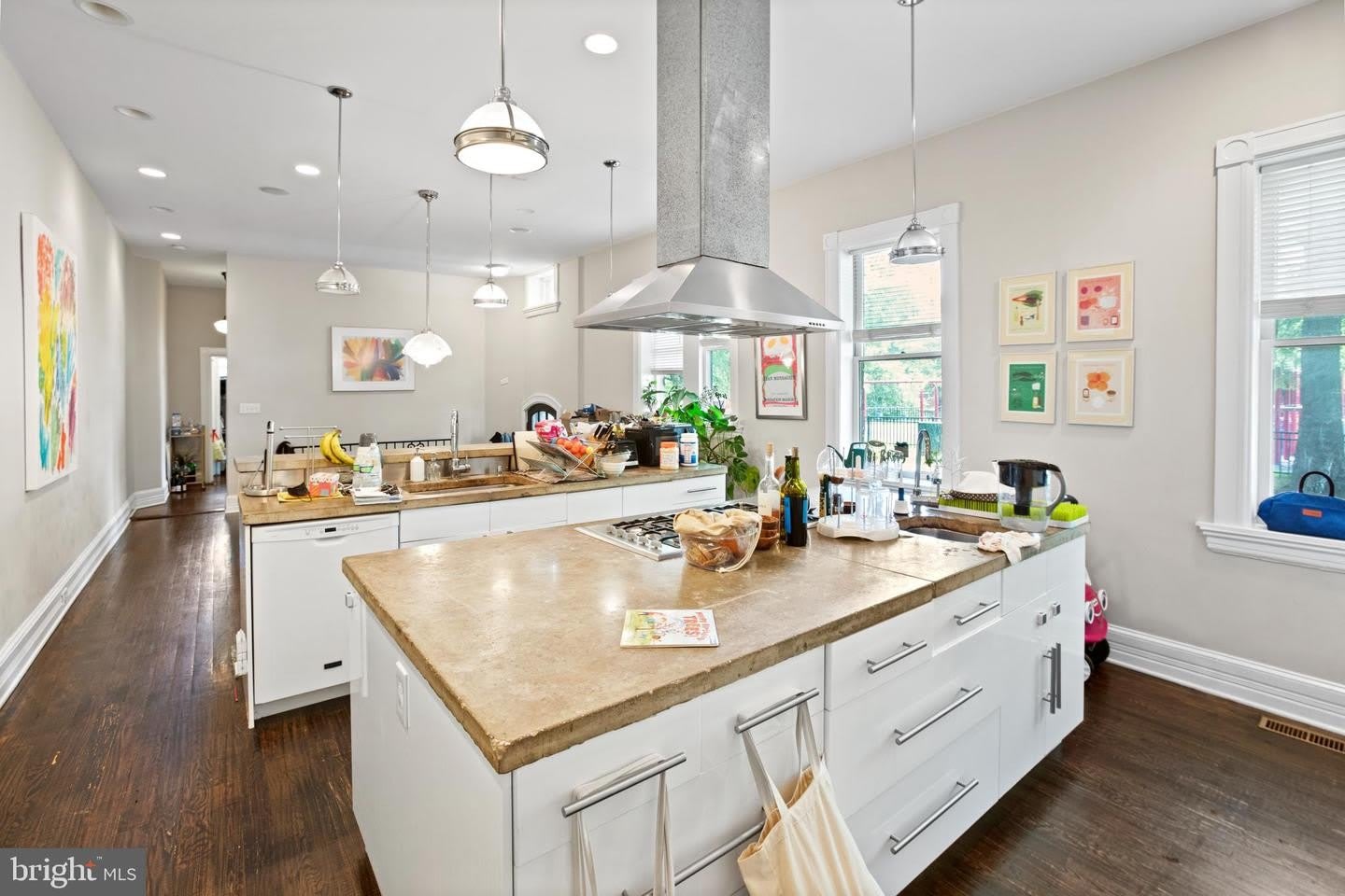 261 ROBERT ST #1 – photo 4
