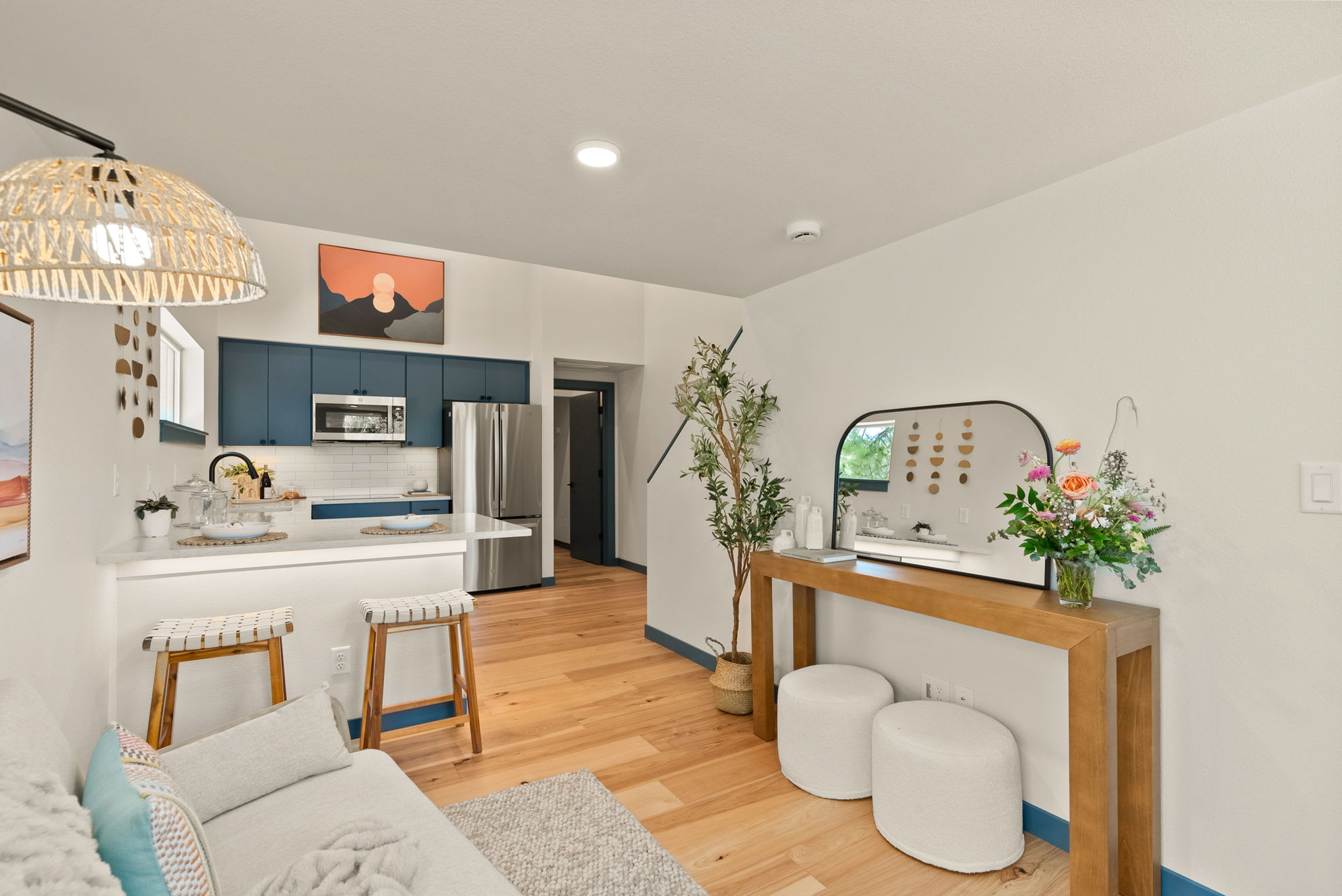 960 Northeast Norton Avenue 2 – photo 3