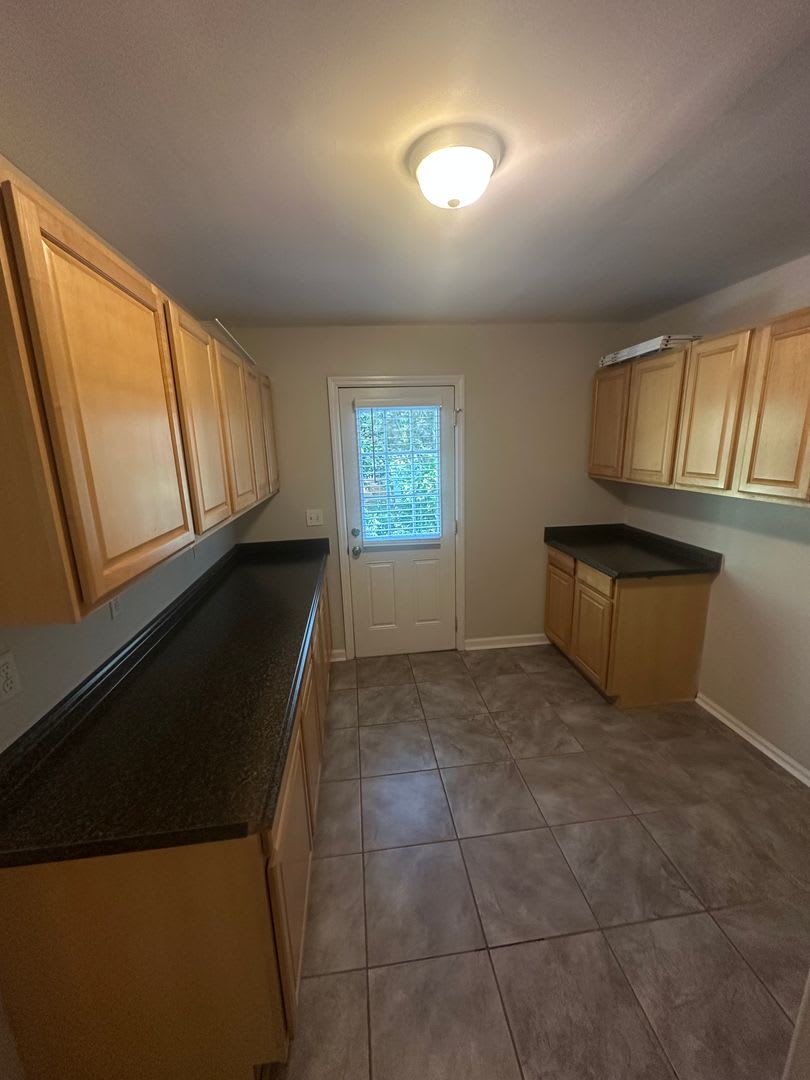 Wonderful 3 Bedroom 2 Bathroom Ranch Style Home! – photo 5