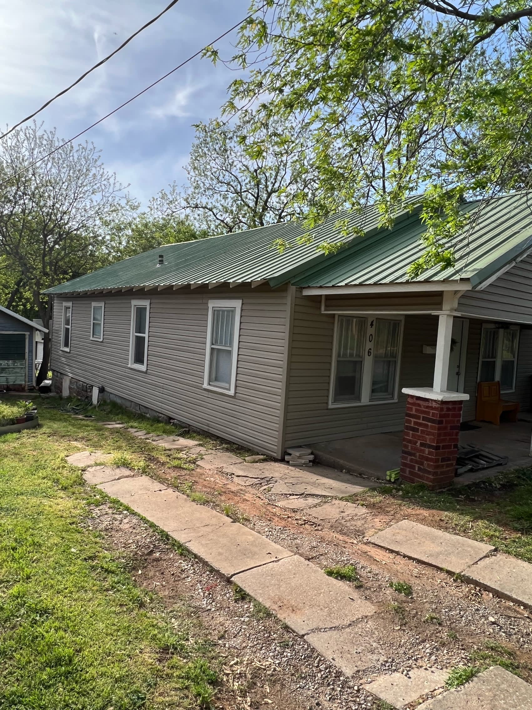 406 N Center – photo 2