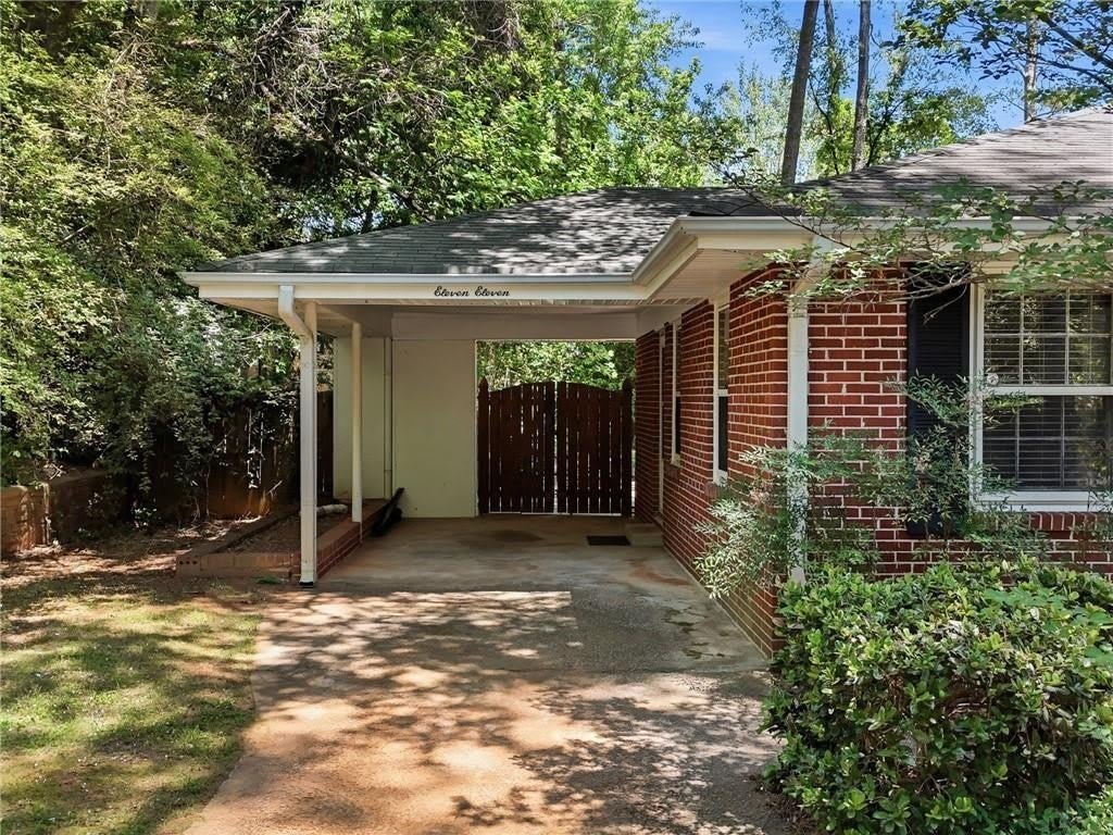 1111 N Valley Drive – photo 5