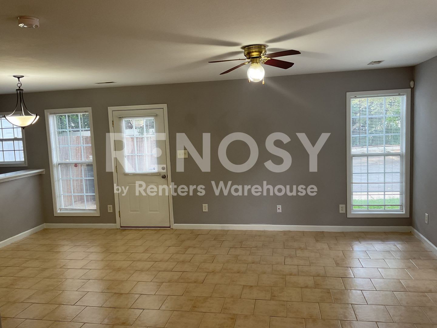 Beautiful 2 bed, 2.5 bath Townhome in Kingstree! – photo 2
