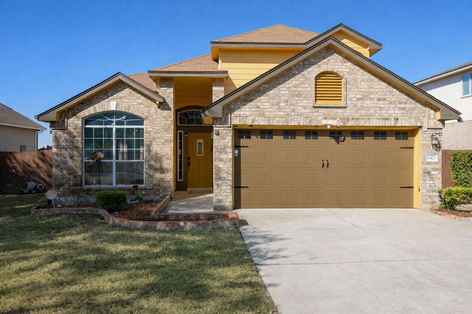 6303 Blayney Dr – photo 1