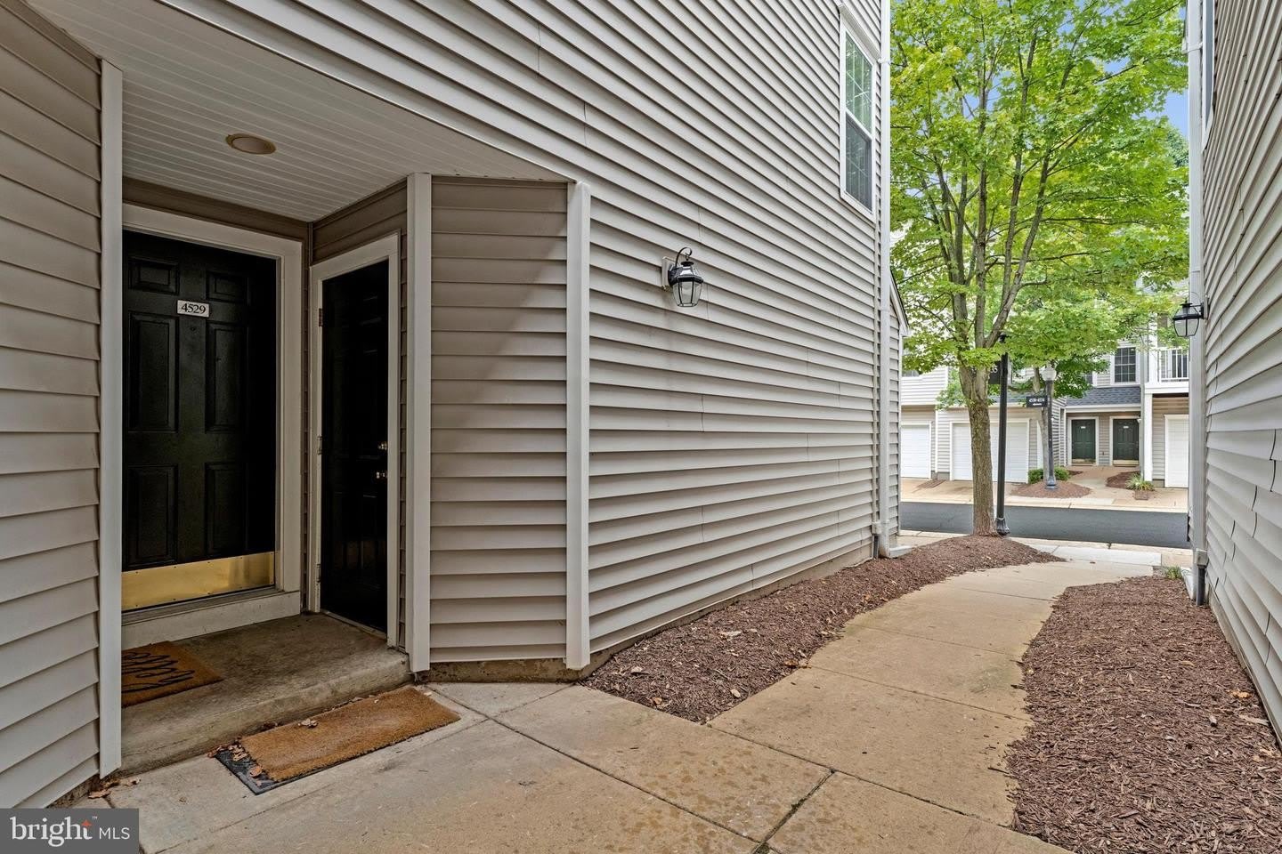 4529 SUPERIOR SQ – photo 2