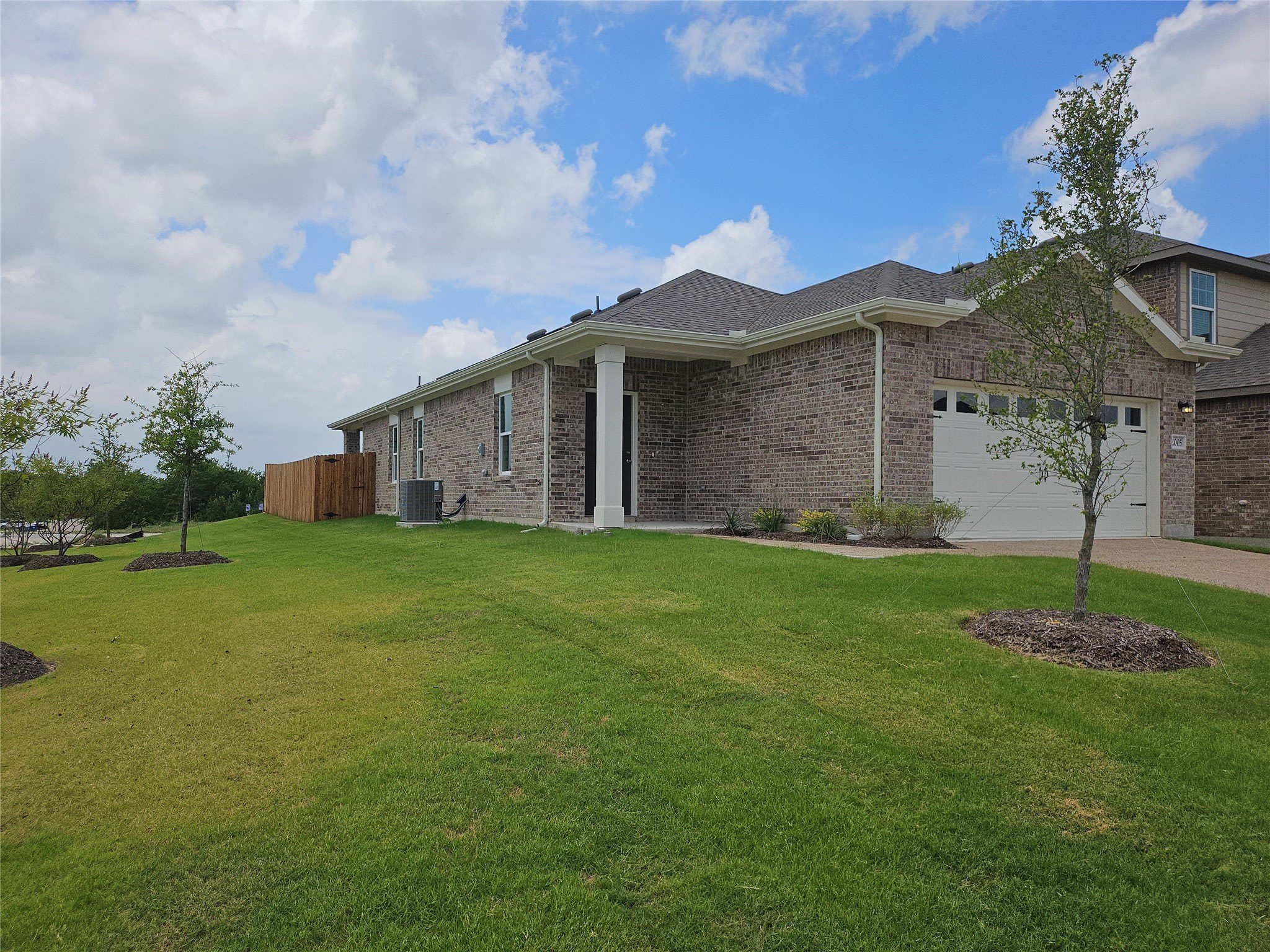 2005 Meadow Park Drive – photo 2