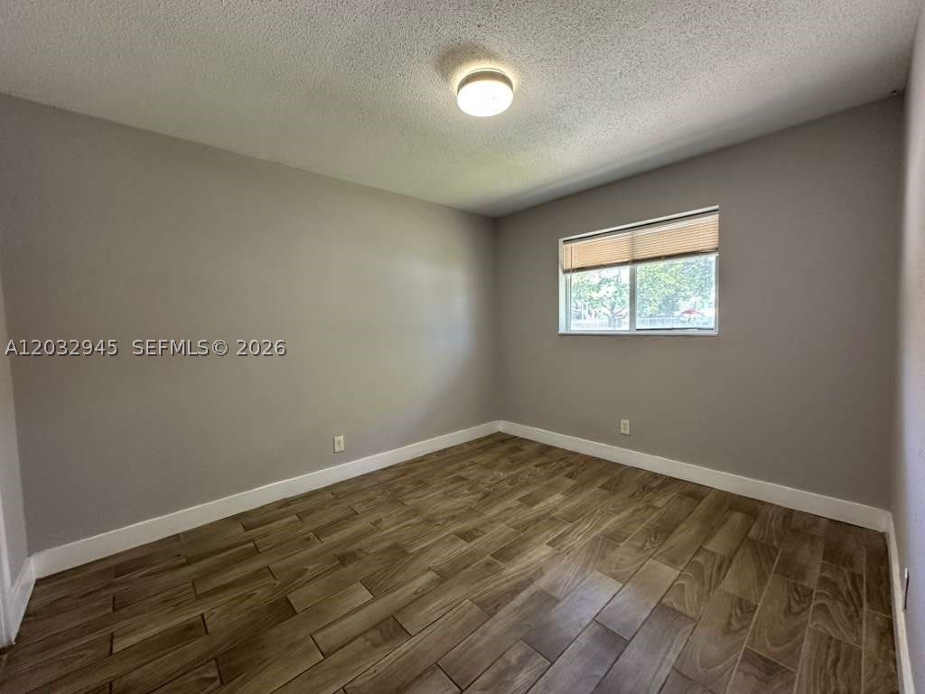 647 Nw 3Rd Ave – photo 4