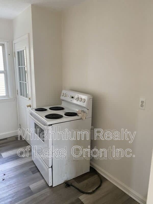78 E Fairmount Ave – photo 4