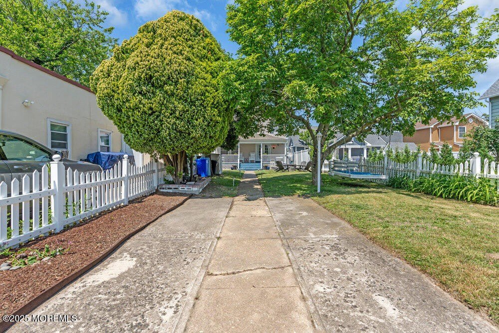 608 Lareine Avenue – photo 3