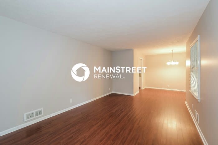 1369 White Oak Street Southeast – photo 3