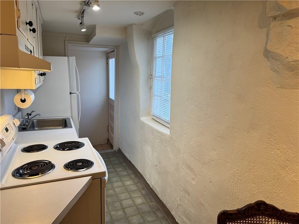 2544 Peachtree Road NW – photo 5