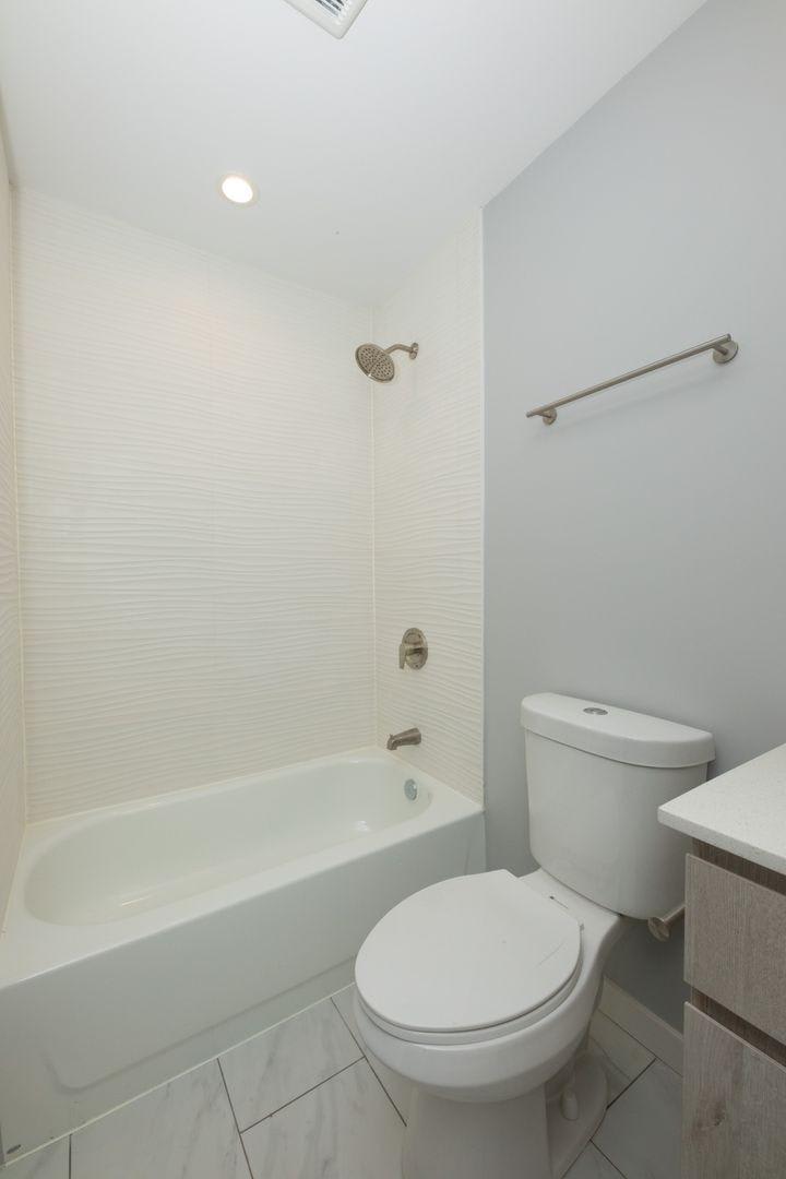 858-2B West Barry Ave. – photo 5