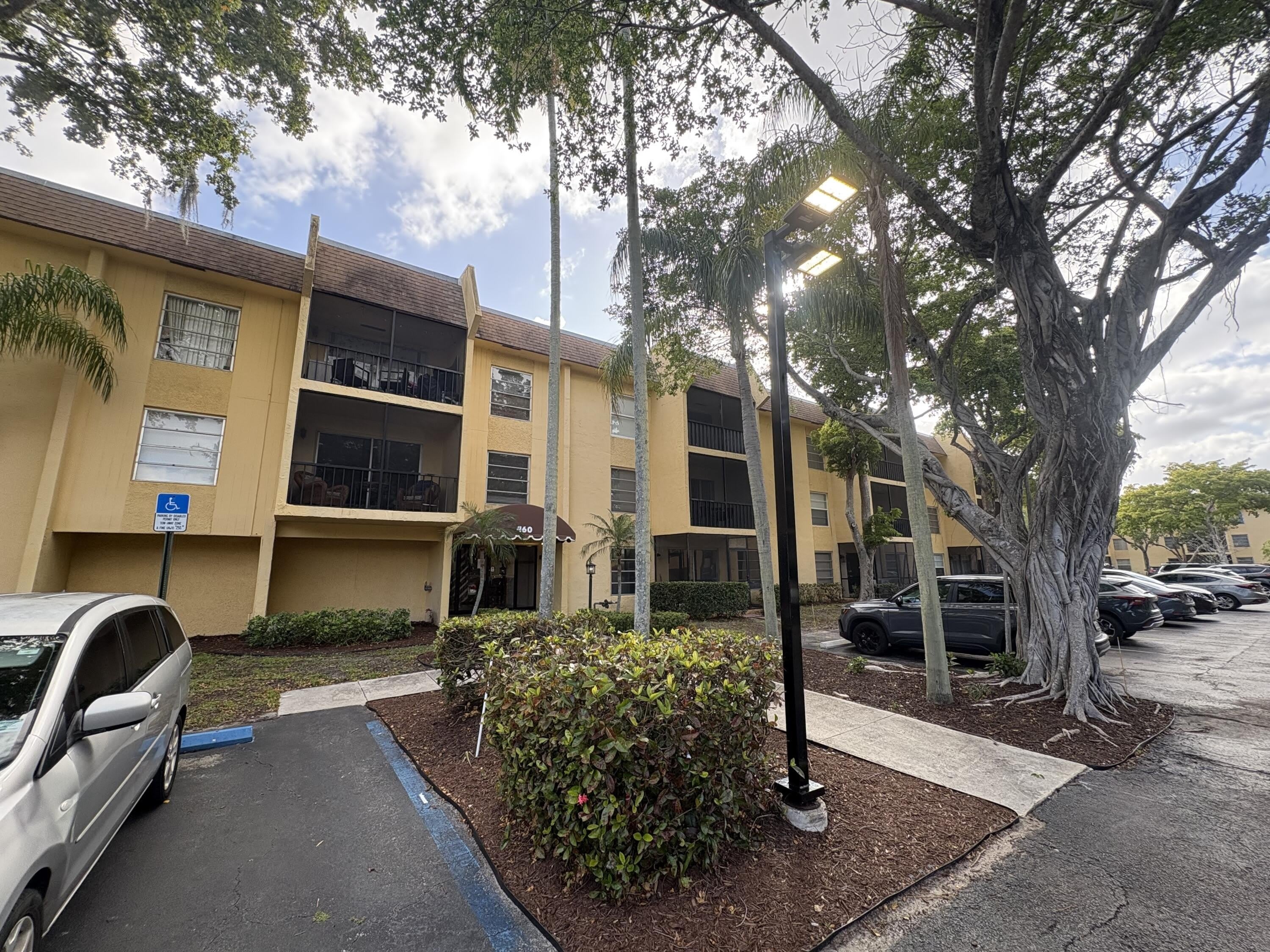 460 NW 20th Street – photo 2