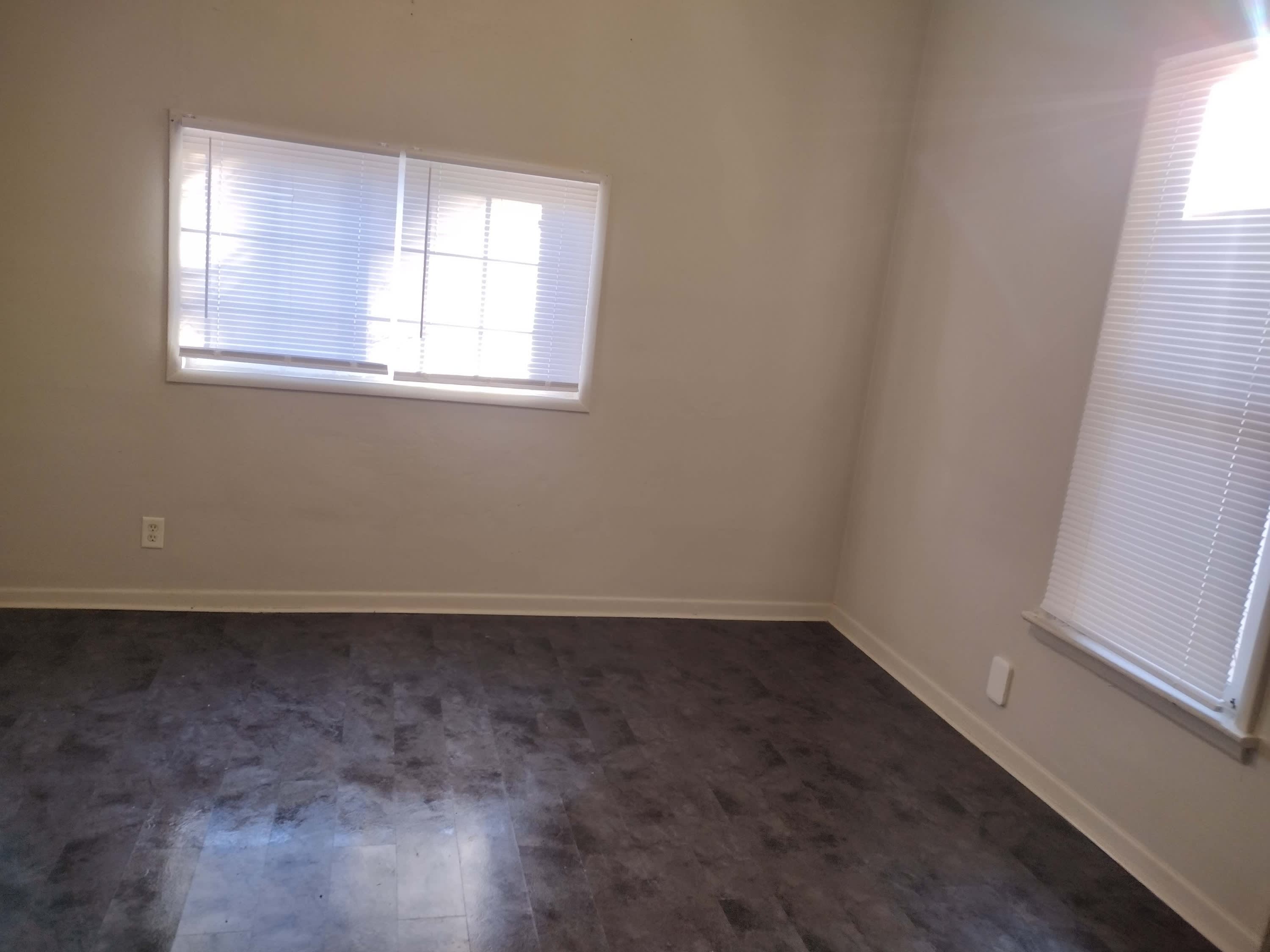 910 West 8th Street – photo 5