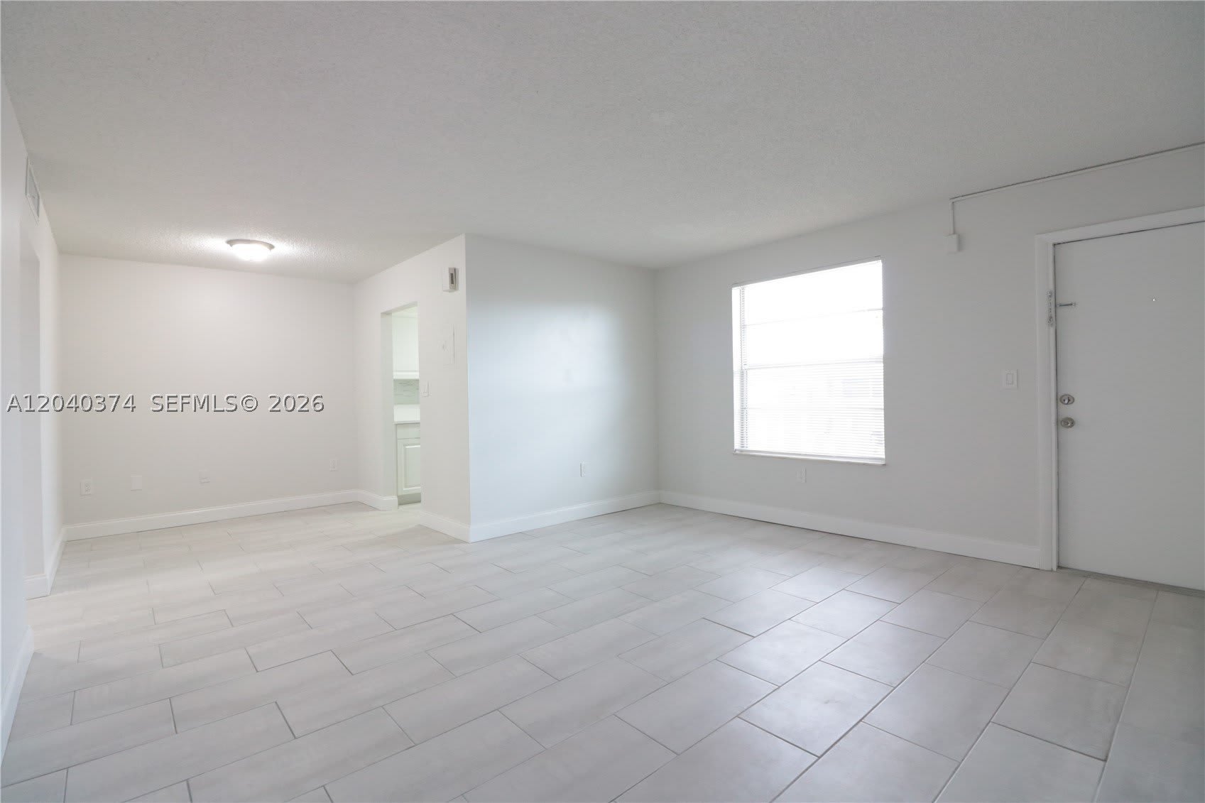 400 NE 1st St – photo 3