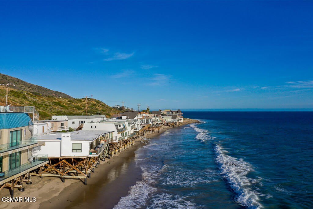 43300 E Pacific Coast Highway – photo 2