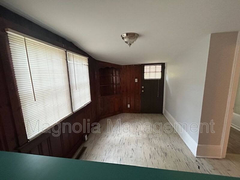 241 Davis St – photo 4