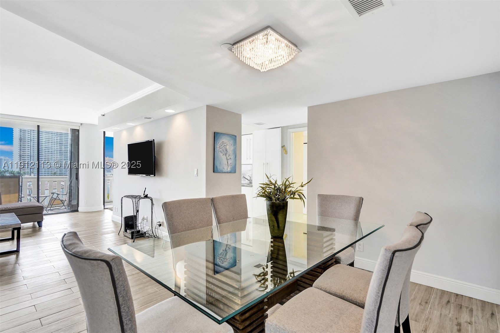 3000 Island Blvd – photo 2