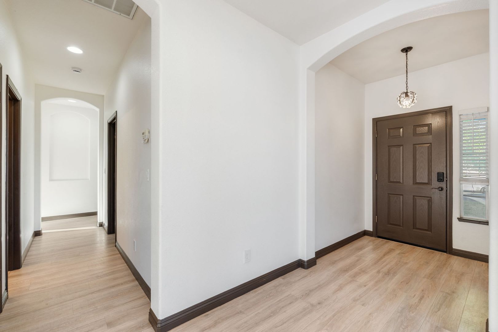 3 bd 2 bth Double Diamond Home Available Now – photo 5