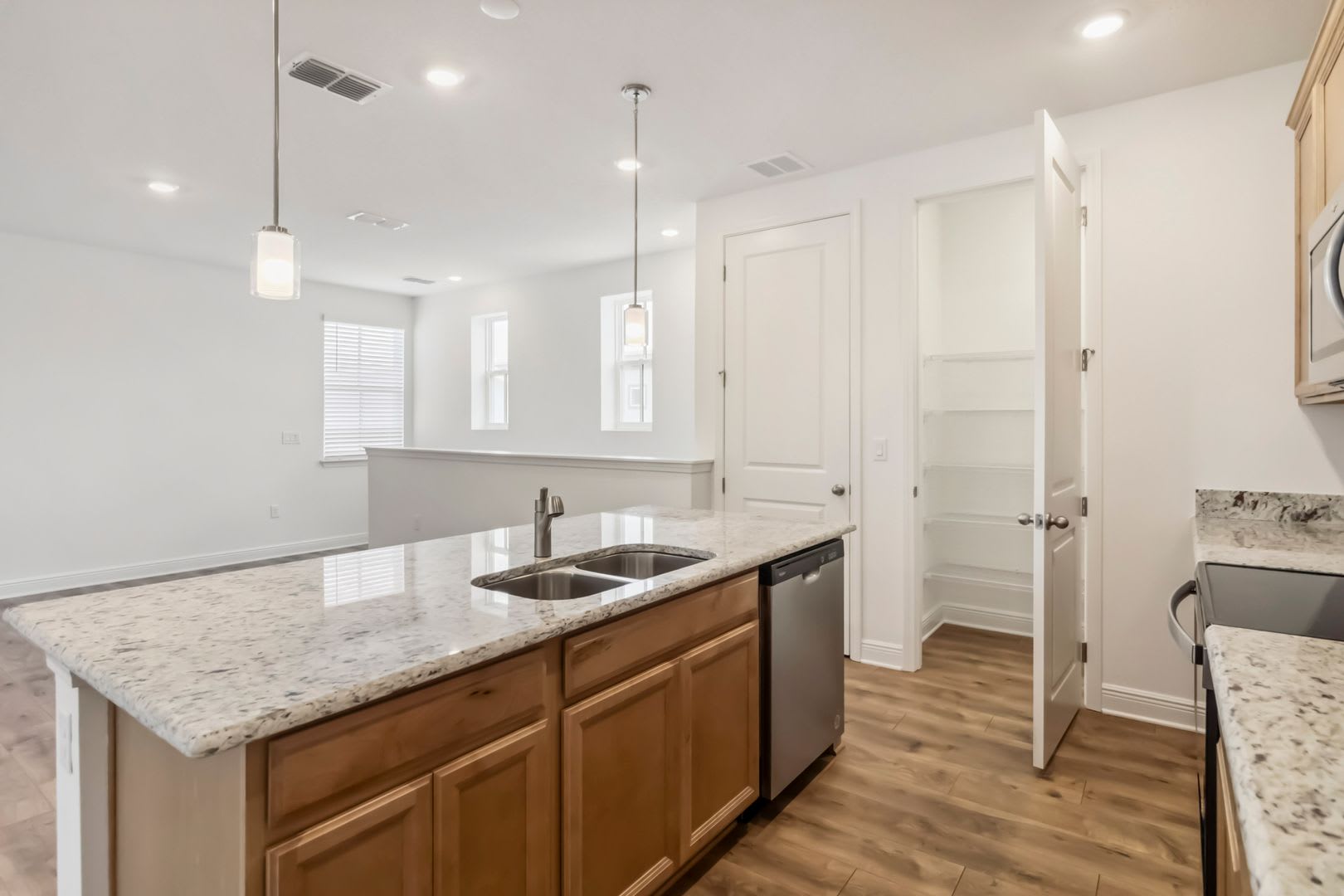 MOVE IN SPECIAL-Beautiful Brand New 1/1 Garage Apartment in Laureate Park, Lake Nona – photo 5