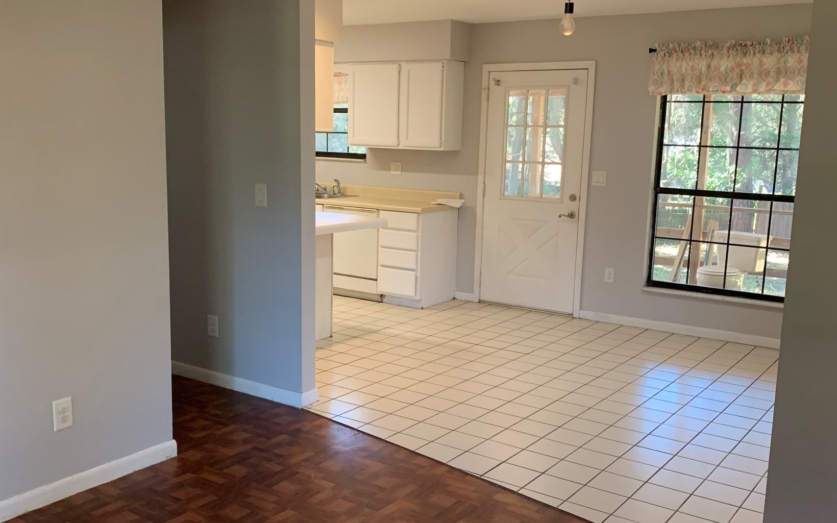 1196 Se Magnolia Loop – photo 2