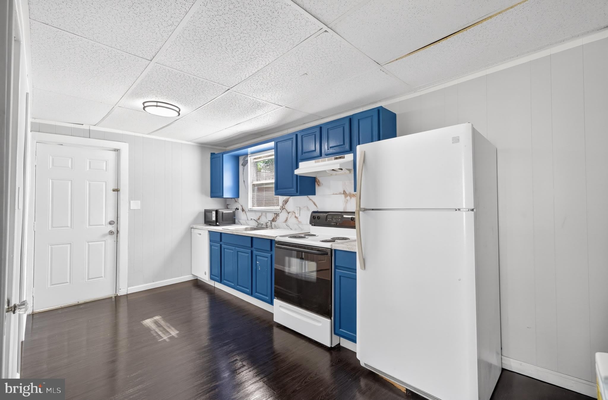 214 W DIVISION Street – photo 5