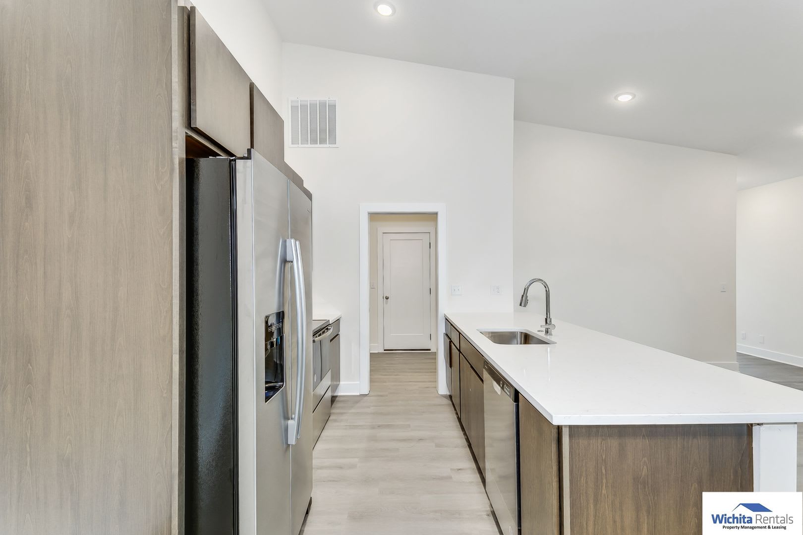 Newer 3 bedroom 2 bath duplex – photo 5