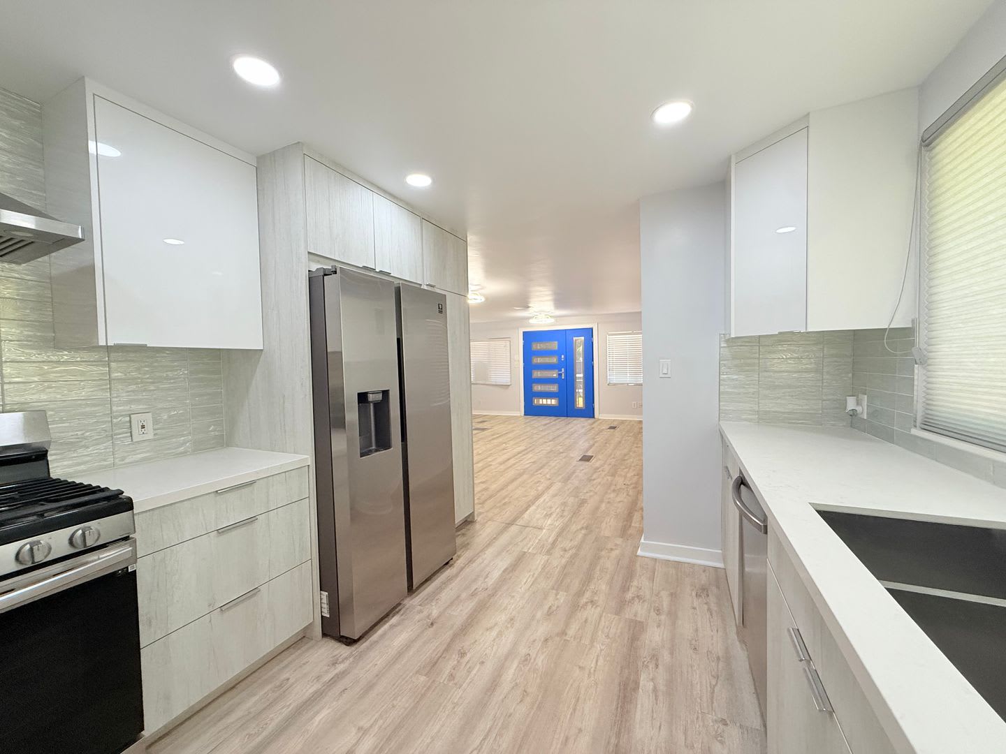 AVAILABLE NOW!! 2 Bedroom 2 Bathroom Apartment in Palm Springs! – photo 1