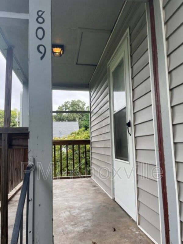 809 Cates St – photo 4