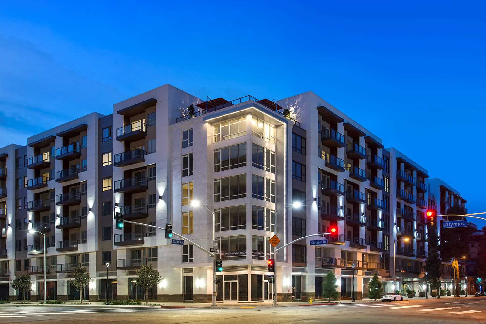 1000 Grand by Windsor – photo 2