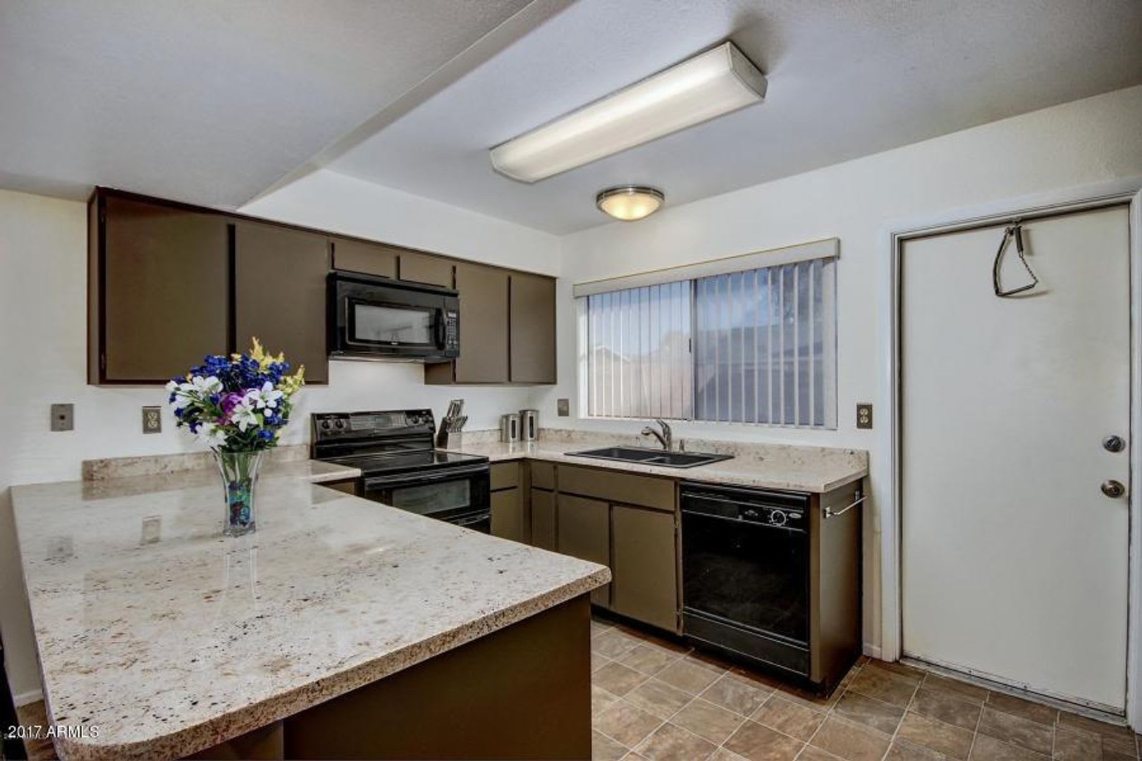 NICE 3 BEDROOM 2 BATH SINGLE LEVEL HOME IN MESA WITH 2 CAR GARAGE – photo 2