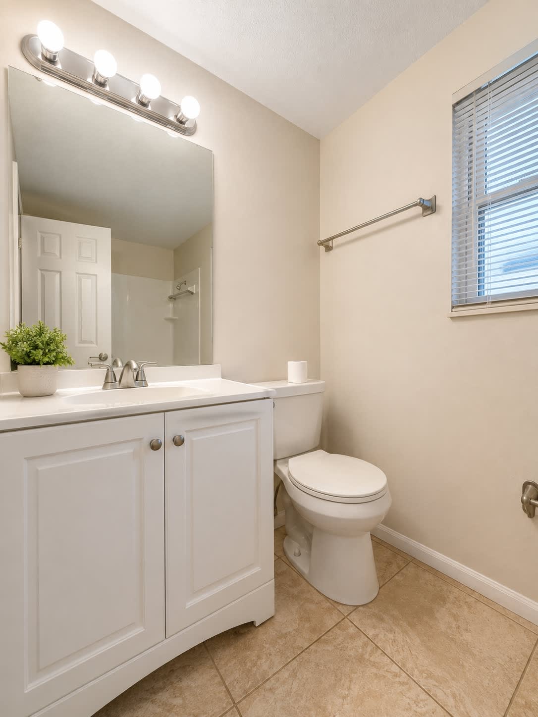 828 Sky Lake Circle B – photo 5