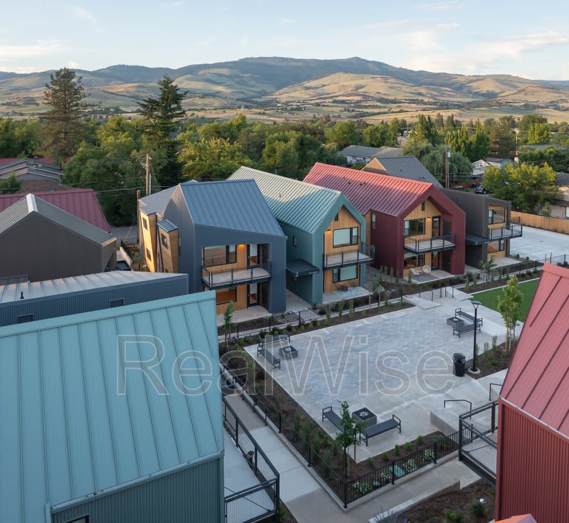 184 Garfield St – photo 2