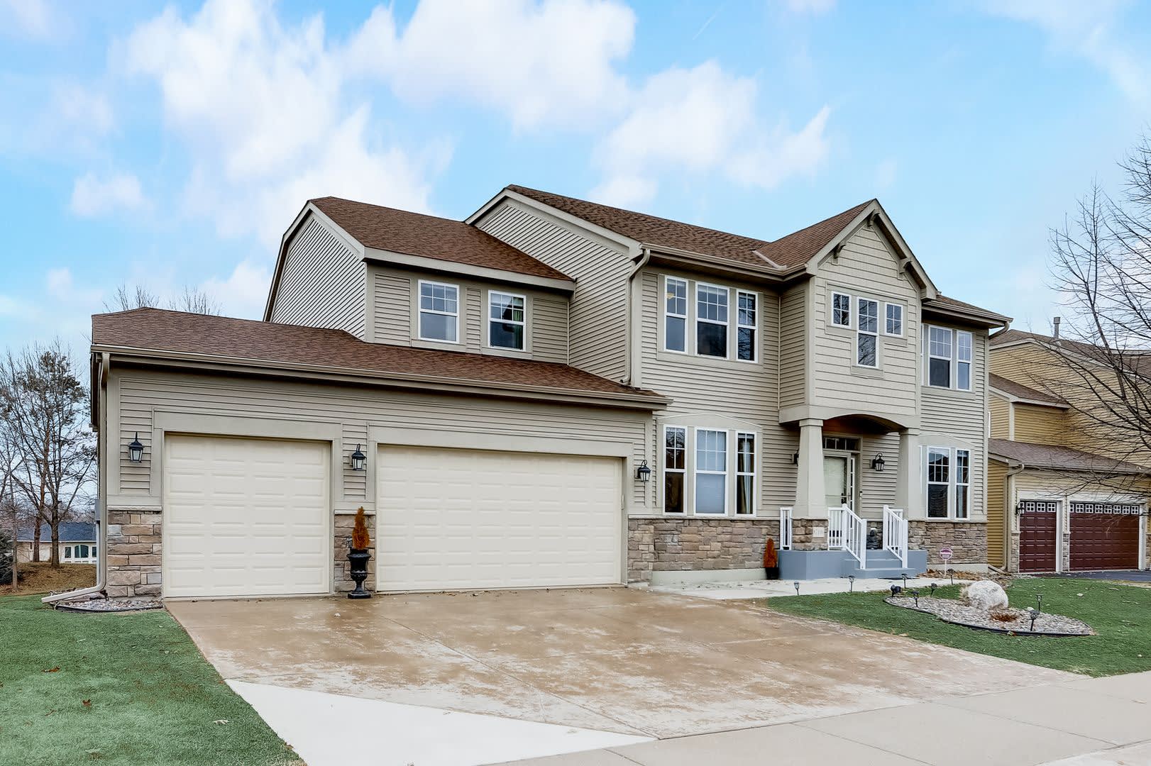 Grand 5 Bed 4 5 Bath Maple Grove Home W 3 Car Garage Fully Furnished – photo 2