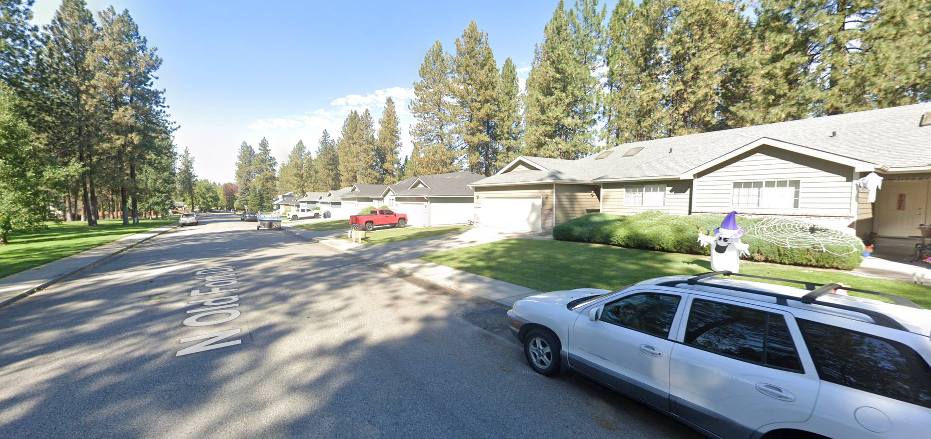Charming 2 Bed, 2 Bath Duplex near Riverside State Park! – photo 2