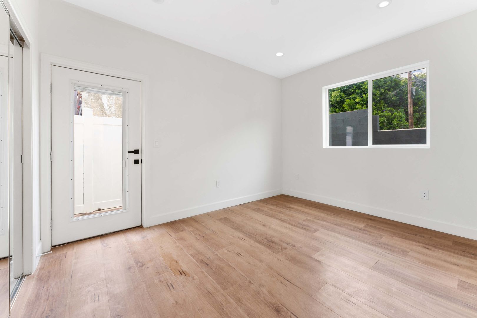 4559 W 18th St – photo 4