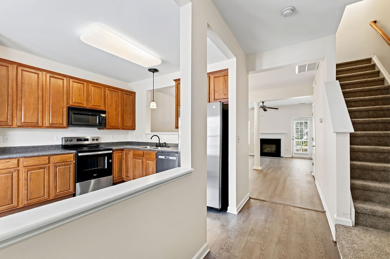 Charming 3BR Townhome in Fantastic Apex Location! – photo 4