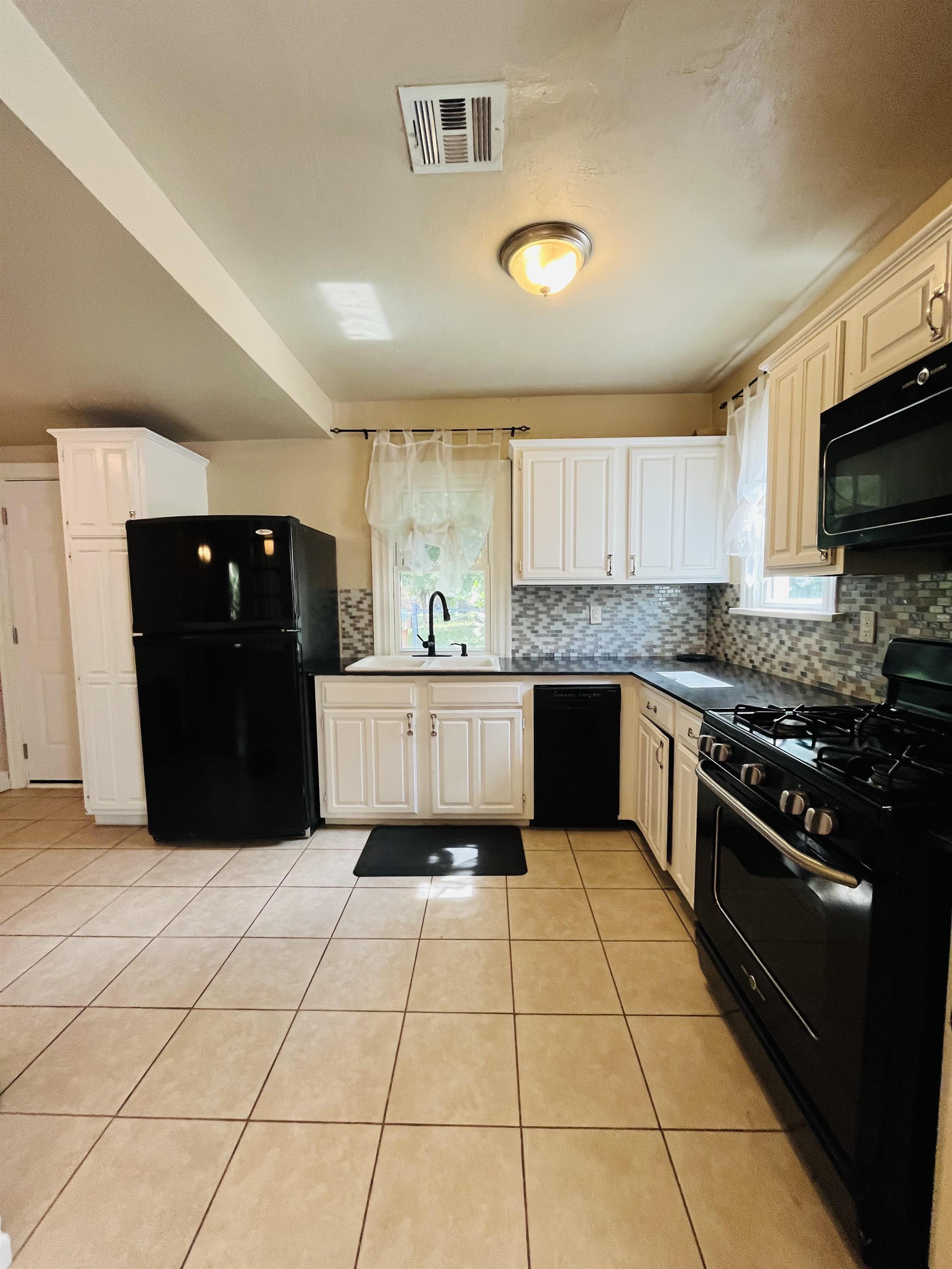 3236 Northwest 25th Street – photo 4