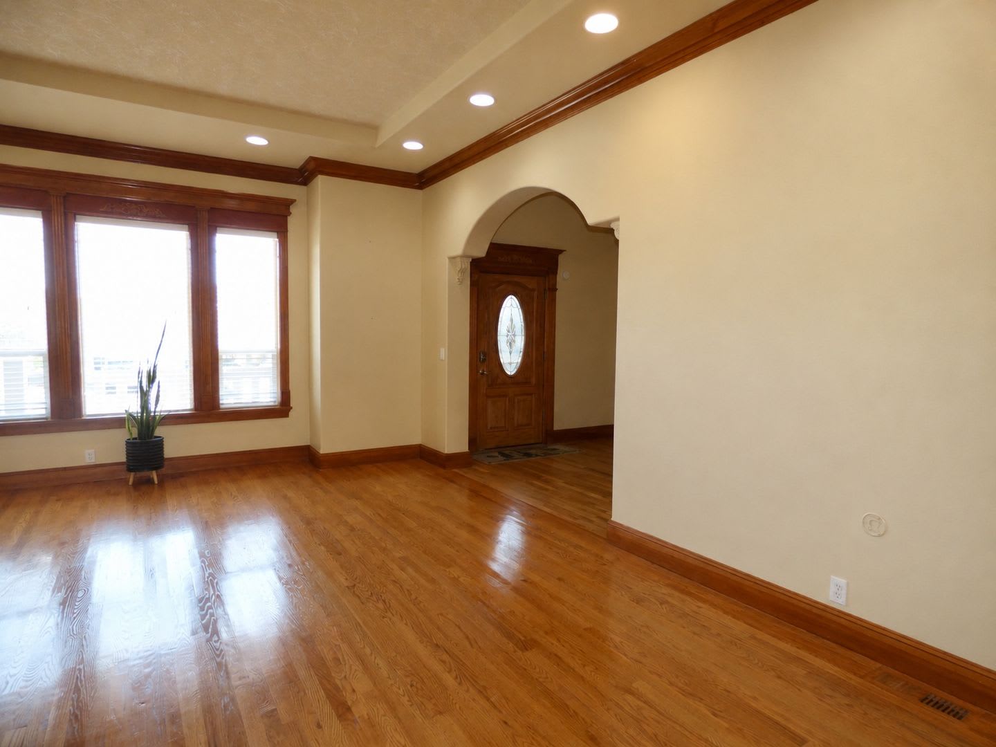 6 bed 2.5 bath home in Northeast Salem – photo 2