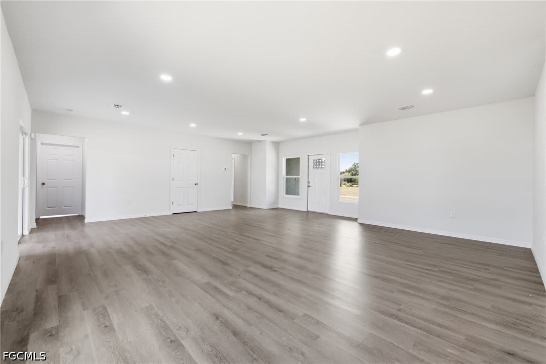 1406 Ford Circle – photo 5