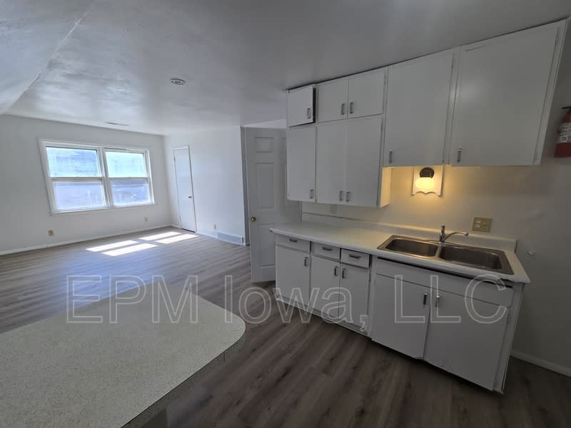 1125 1/2 Mulberry Street – photo 2