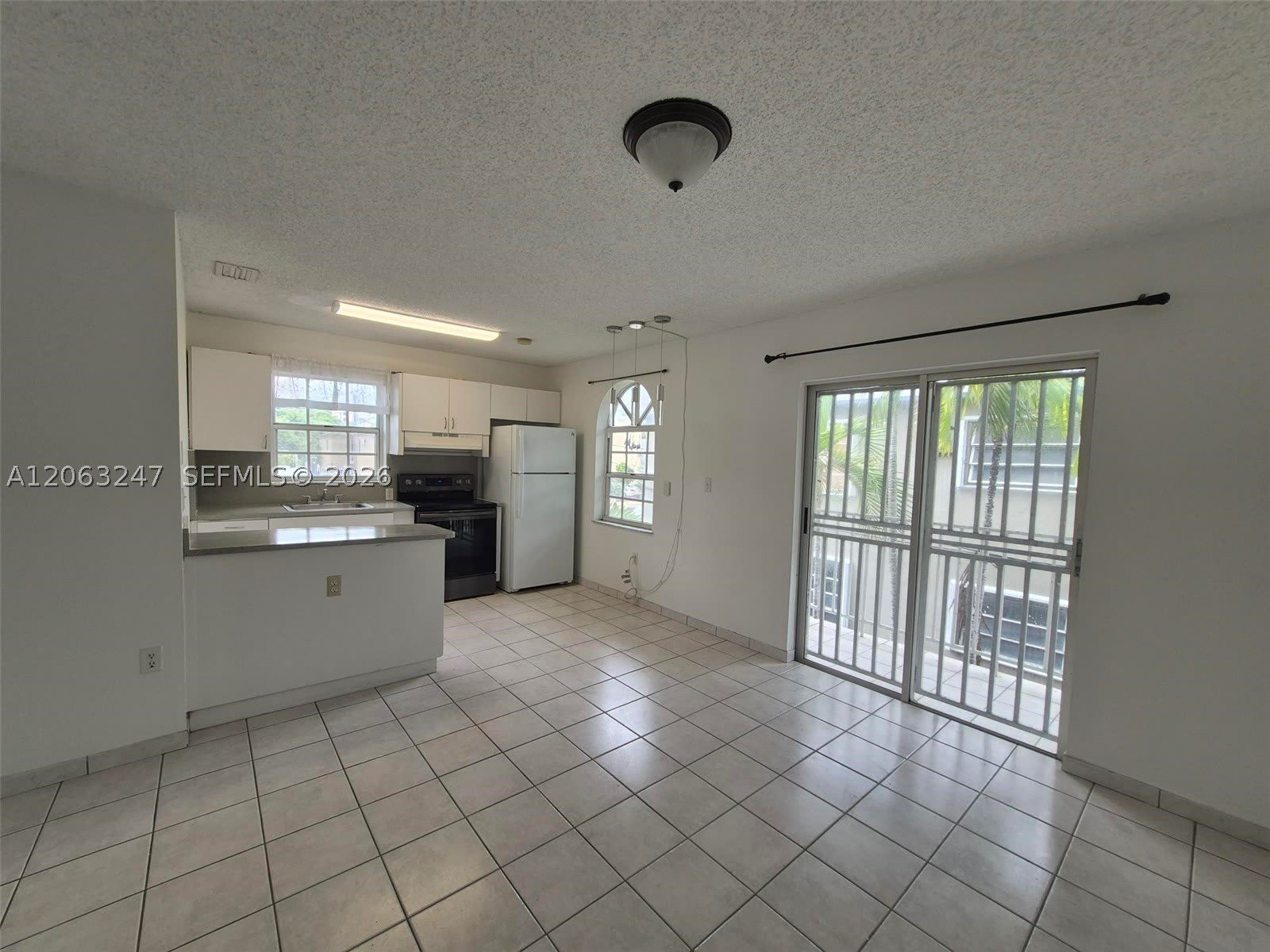 1366 SW 4th St – photo 2